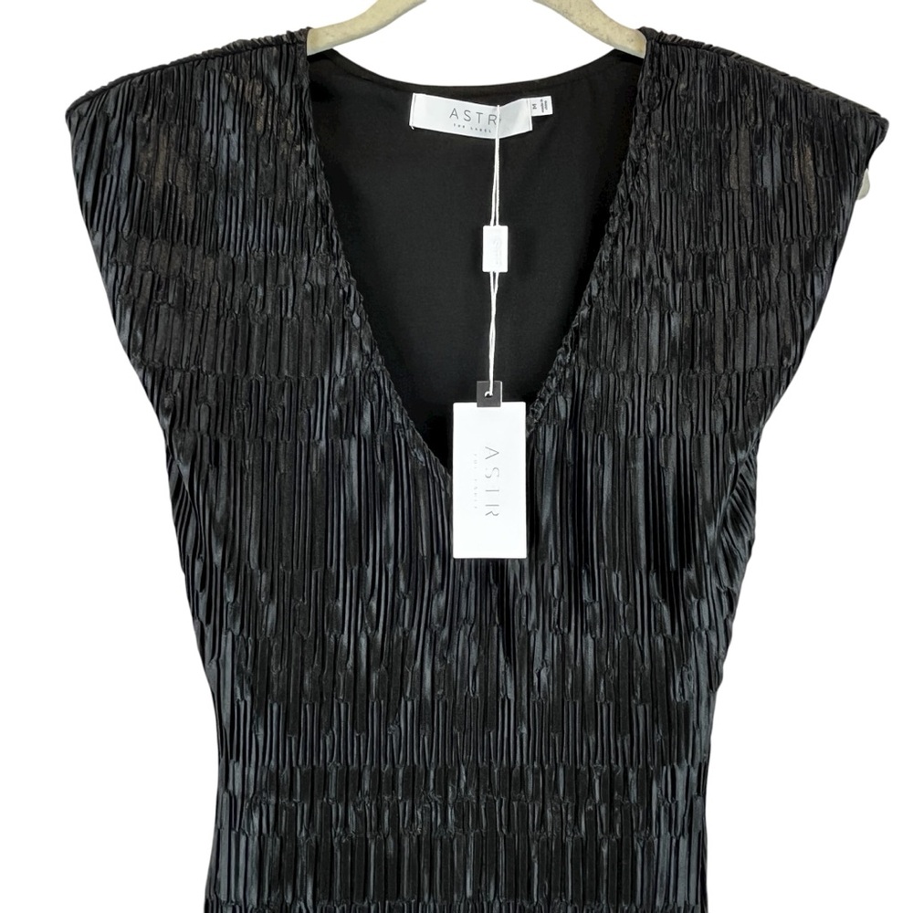 NEW ASTR the LABEL Nyah Satin Plissé Bodycon Dress Black Sz M - Picture 6 of 15